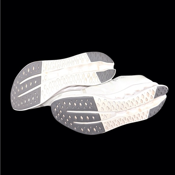 On Running Cloud Surfer Women's Athletic Shoes White Size-9 EUC - Picture 6 of 8